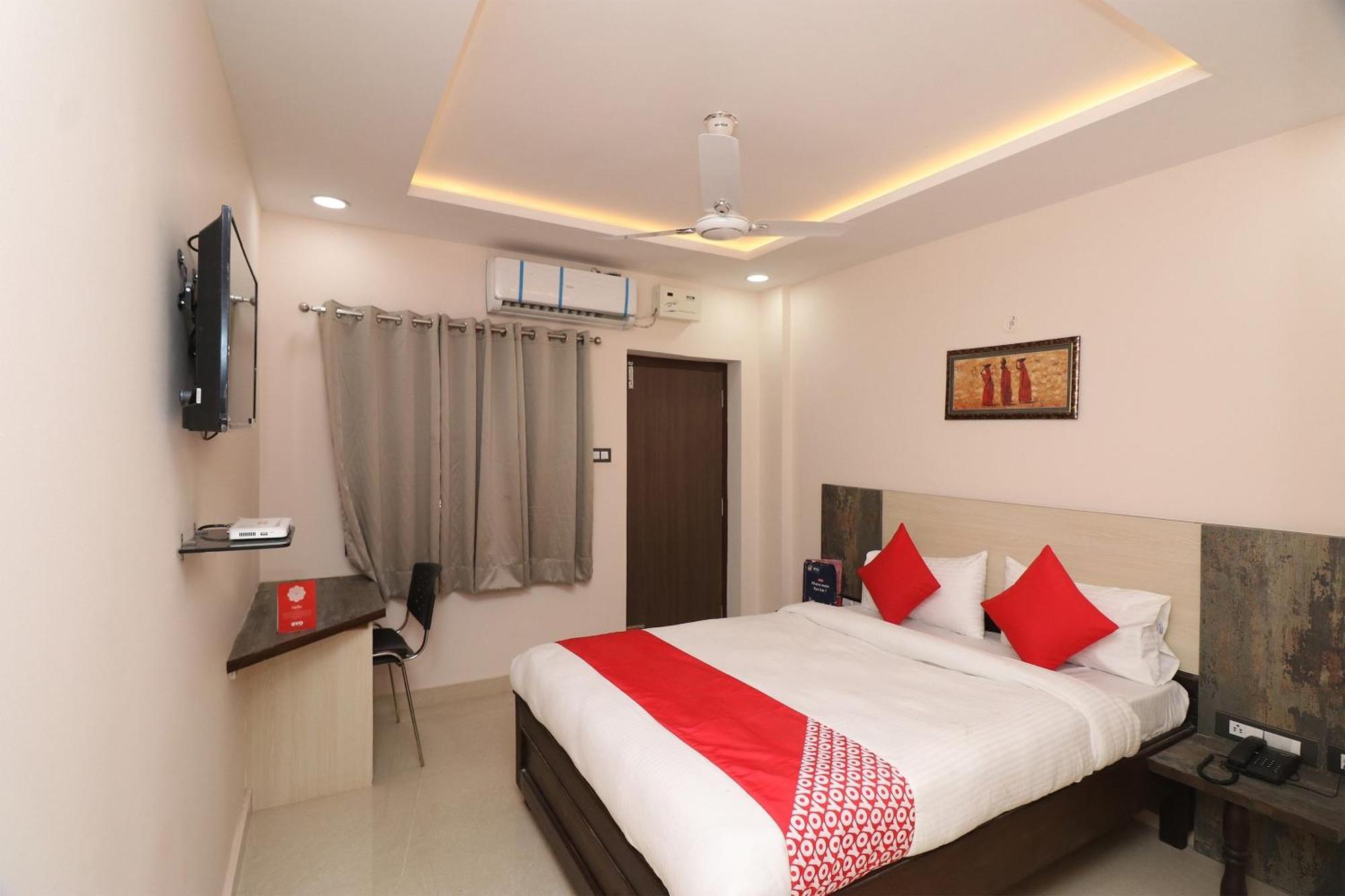 Capital O 19840 Hotel Centre Point Gorakhpur Exterior foto