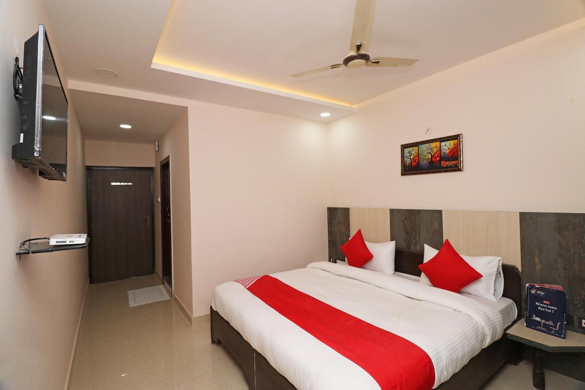 Capital O 19840 Hotel Centre Point Gorakhpur Exterior foto
