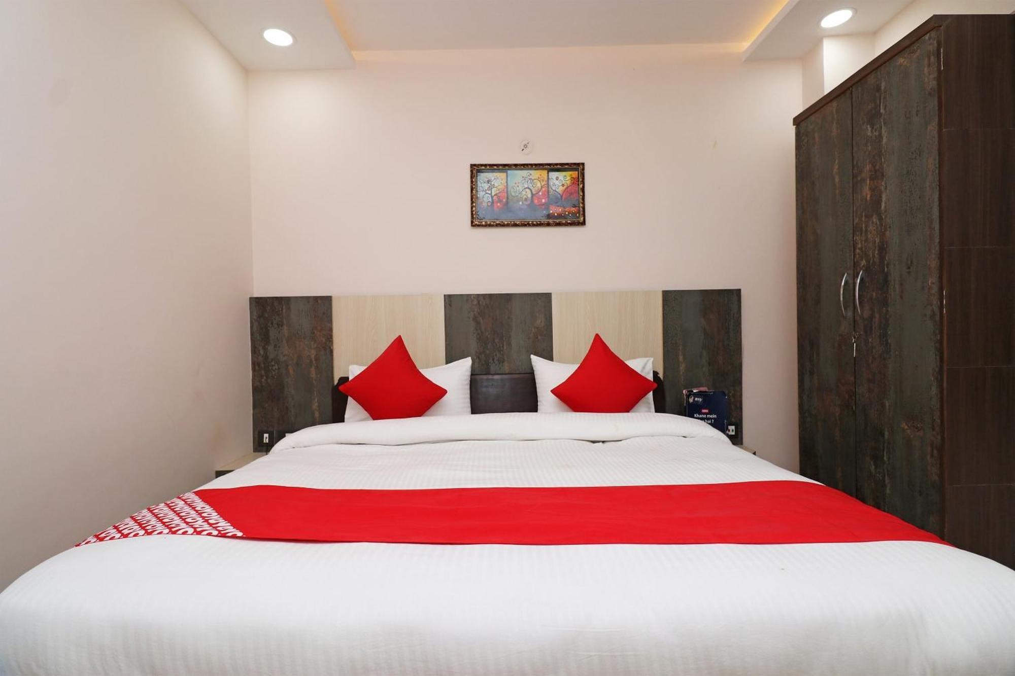Capital O 19840 Hotel Centre Point Gorakhpur Exterior foto