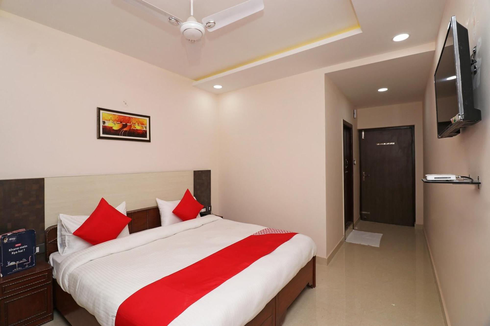Capital O 19840 Hotel Centre Point Gorakhpur Exterior foto